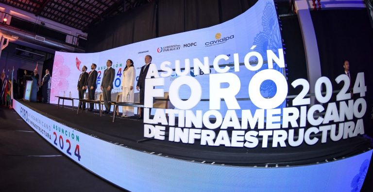 Constructores plantean crear Consejo de Políticas de Infraestructura. Peña apoya